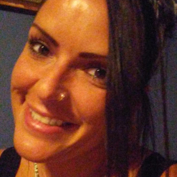 Meet your Posher, Angela - Picture 1 of 1